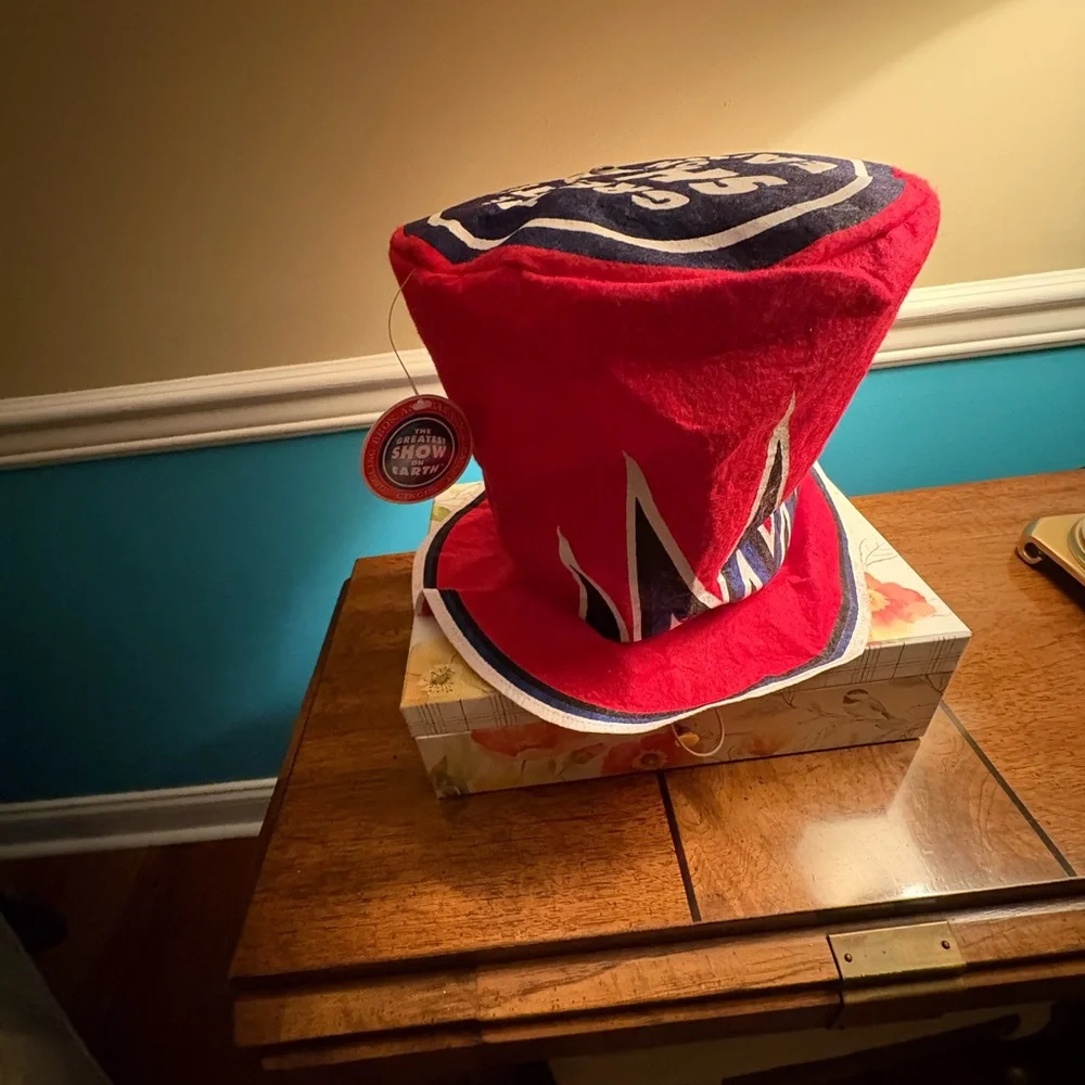 🆕 Ringling Bros. Barnum Bailey Circus Top Hat “Greatest Show on Earth” NWT